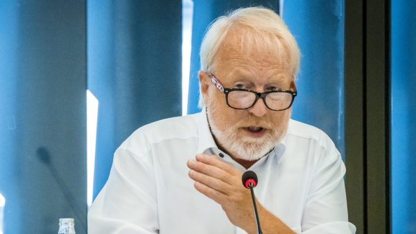 Jaap van Dissel: 'Nieuwe maatregelen als toename coronabesmettingen blijft duren'
