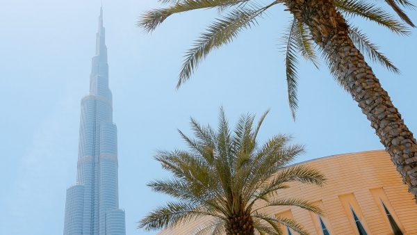 Stelletje huurt de Burj Khalifa af voor decadente gender reveal