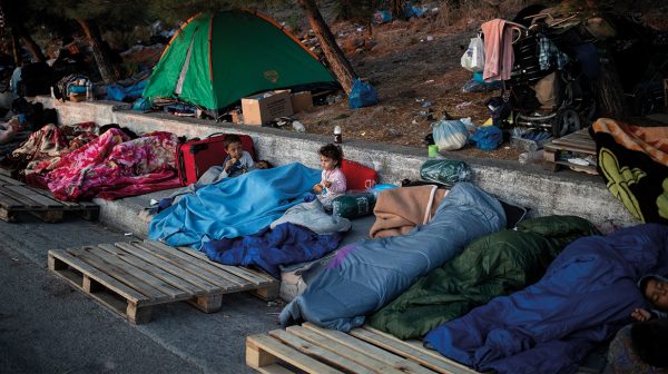 Nieuw onderkomen voor 300 vluchtelingen op Lesbos