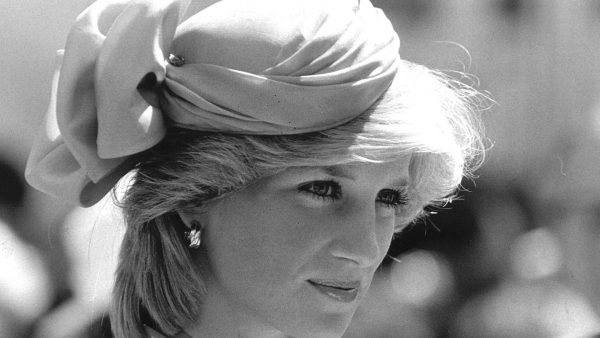 Broer van prinses Diana openhartig over scheiding ouders: 'Weinig liefde van onze moeder'