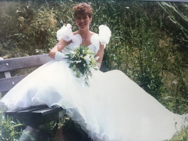 Ellen Sam prikte haar eigen trouwdatum: 'Heb je iets op 29 juni? Dan gaan we trouwen'