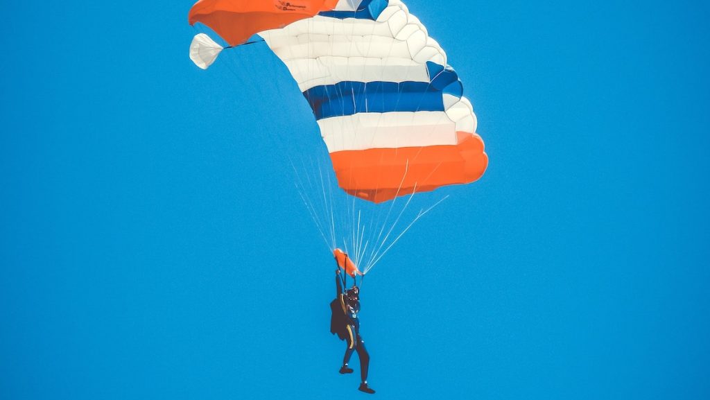 Botsing parachutisten boven Texel