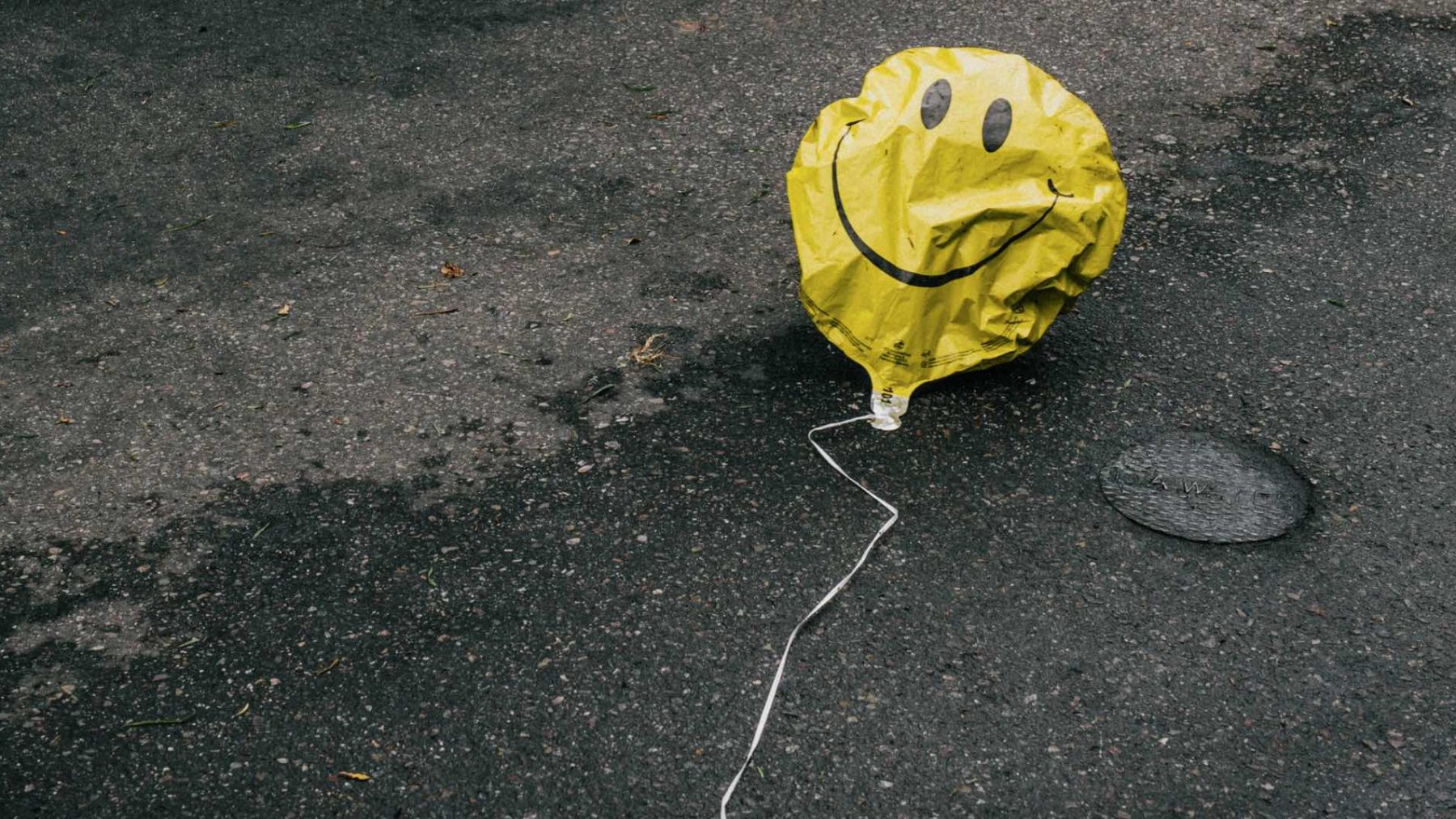 somber ballon unsplash