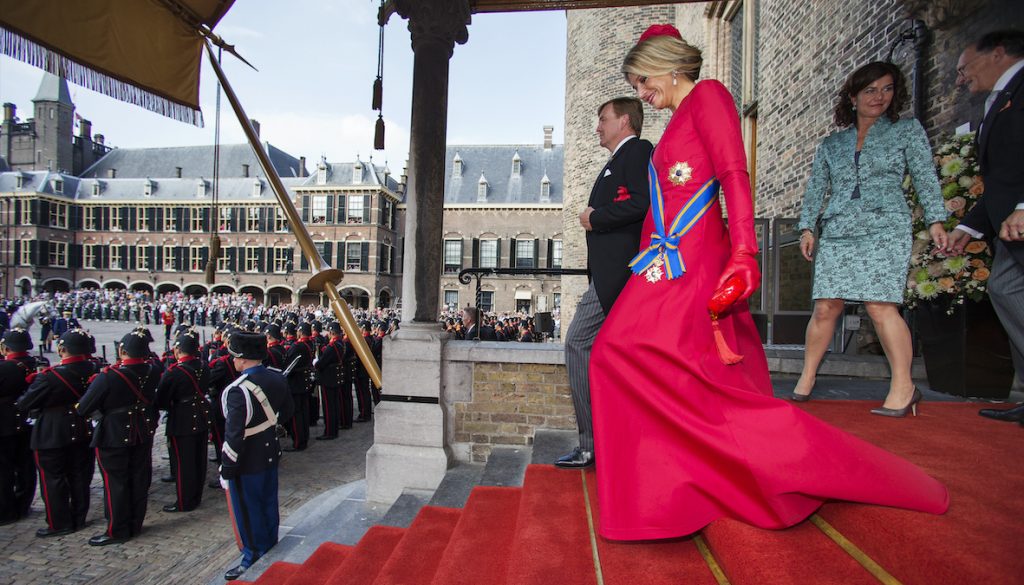 DEN HAAG - Koning Willem-Alexander en prinses Maxima vertrekken bij de Ridderzaal. ANP ROYAL IMAGES JERRY LAMPEN