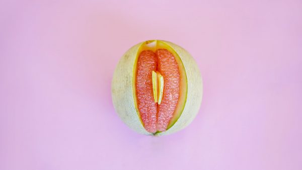 Je poes laat je naar buiten, je vagina niet: praten met je kind over haar geslachtsdeel