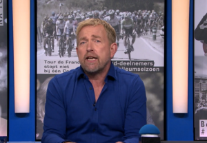 Thumbnail voor Presentator Harm Edens gaat uit de kleren in 'Dit Was Het Nieuws’