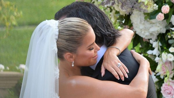 Waarom de kersverse man van Sylvie Meis zijn gezicht verbergt op de trouwfoto's