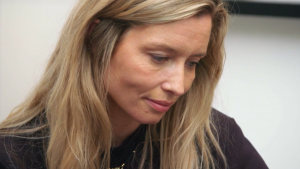 Thumbnail voor Lucy Woesthoff in 'Rooijakkers Over De Vloer': 'Niets in het leven is makkelijk'