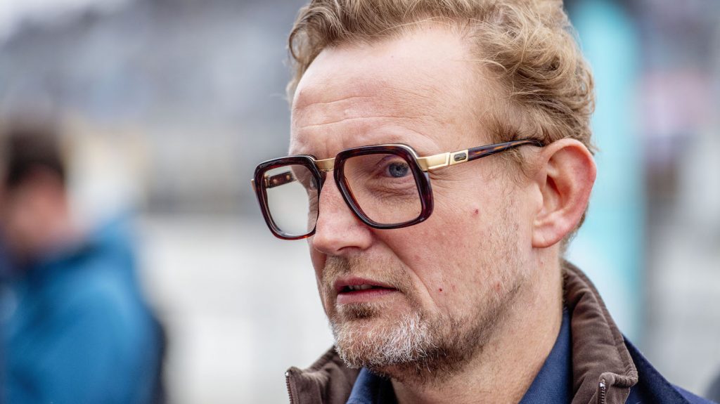 Prins Bernard in quarantaine na contact met besmet persoon LINDA.nl