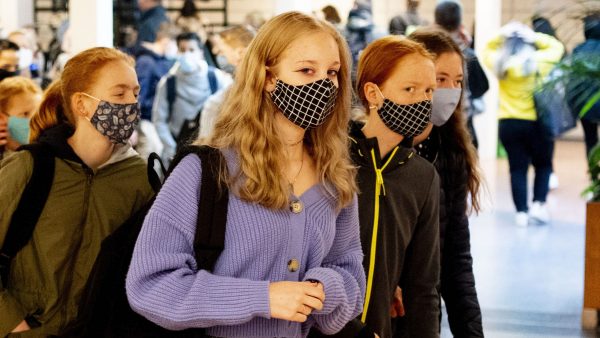 mondkapjes scholieren verplicht omt lid kinderarts illy