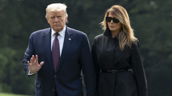 Donald en Melania Trump in quarantaine