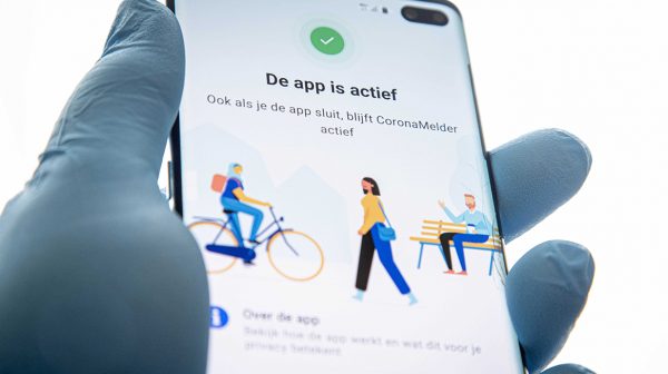 CoronaMelder nog altijd in testfase, Eerste Kamer is kritisch