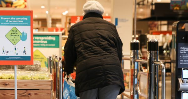 Sta jij achter het 'ouderenuurtje' in supermarkten? Doe mee aan onze poll