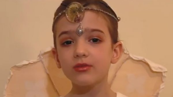 Dit gezin speelt filmklassiekers na om lockdown door te komen, en het resultaat is fantastisch