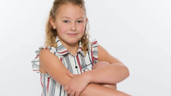 Jeugdreuma Ineke's dochter Elisha (9) heeft jeugdreuma_ 'Ze wil graag net als andere kinderen zijn'