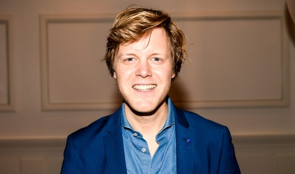 Lex Uiting is de 'nieuwe' RTL Boulevard-presentator in het weekend