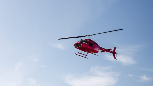 Vrouw bevalt tijdens acht minuten durende helikoptervlucht: 'Bijzonder'