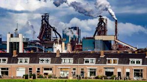 Thumbnail voor Tata Steel wordt vervolgd en omwonende Sanne is blij, maar: 'Het zal een gevecht worden'