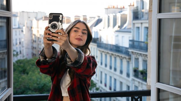 emily in paris netflix