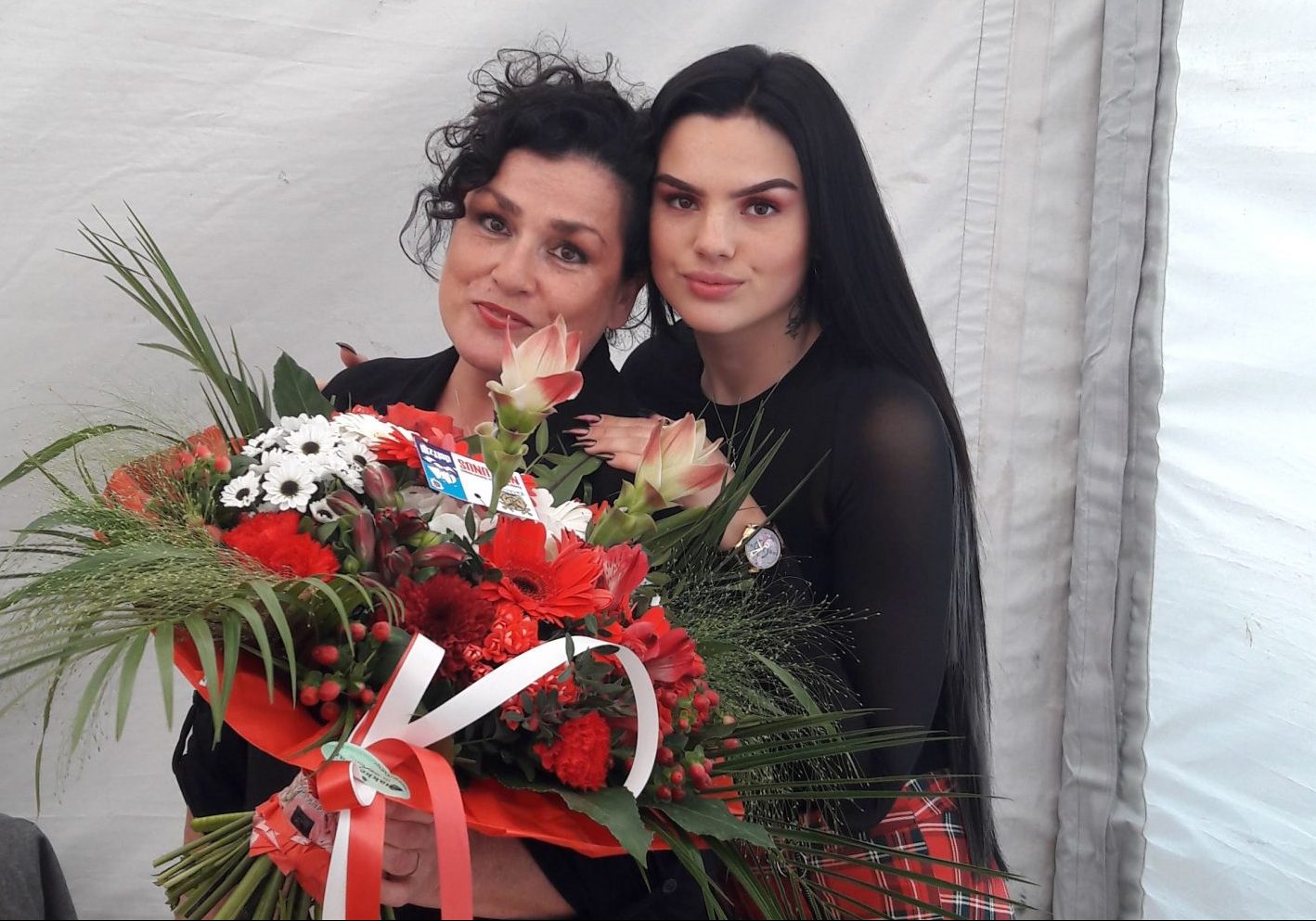 Moeder van Famke Louise reageert op commotie: 'Ze is een braaf kind ...