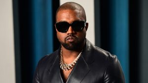 Thumbnail voor Presidentskandidaat Kanye West geeft op voor nu, maar tweet wel 'KANYE 2024'