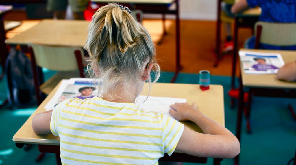 Vooral kinderen van laagopgeleide ouders hebben leerachterstand door corona