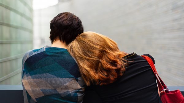 Na tien jaar kunnen moeder en dochter elkaar eindelijk weer bellen: 'Het schuldgevoel knaagde iedere dag'