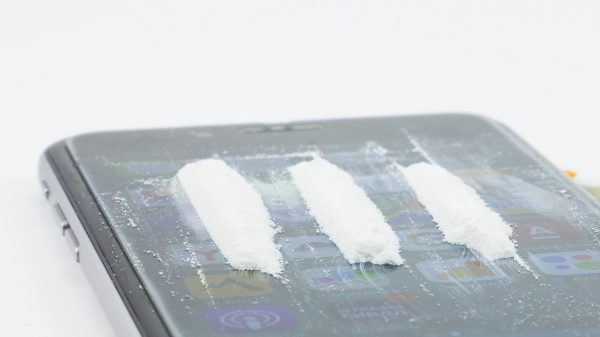 Megavangst: 600 kilo cocaïne en bijna 2 miljoen euro gevonden in Rotterdam