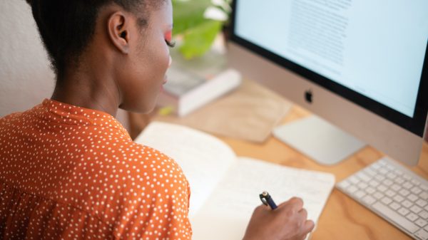 Veel mensen die thuiswerken hebben gezondheidsklachten