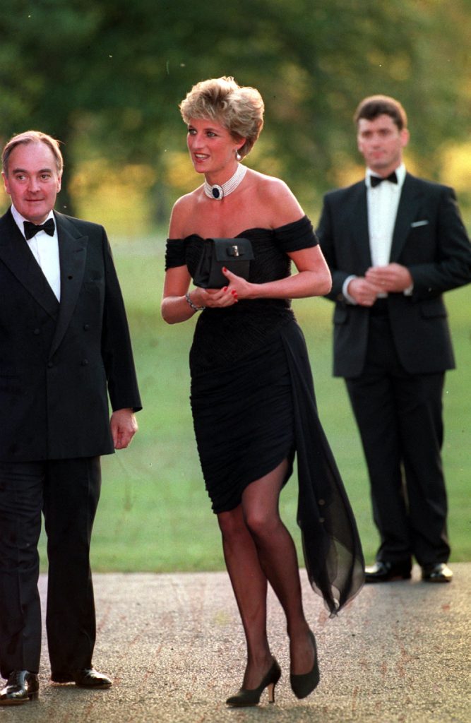 Van schapentrui tot parelcollier: 11 x iconische looks van prinses Diana