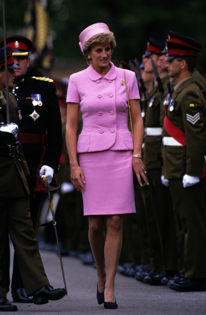 Van schapentrui tot parelcollier: 11 x iconische looks van prinses Diana