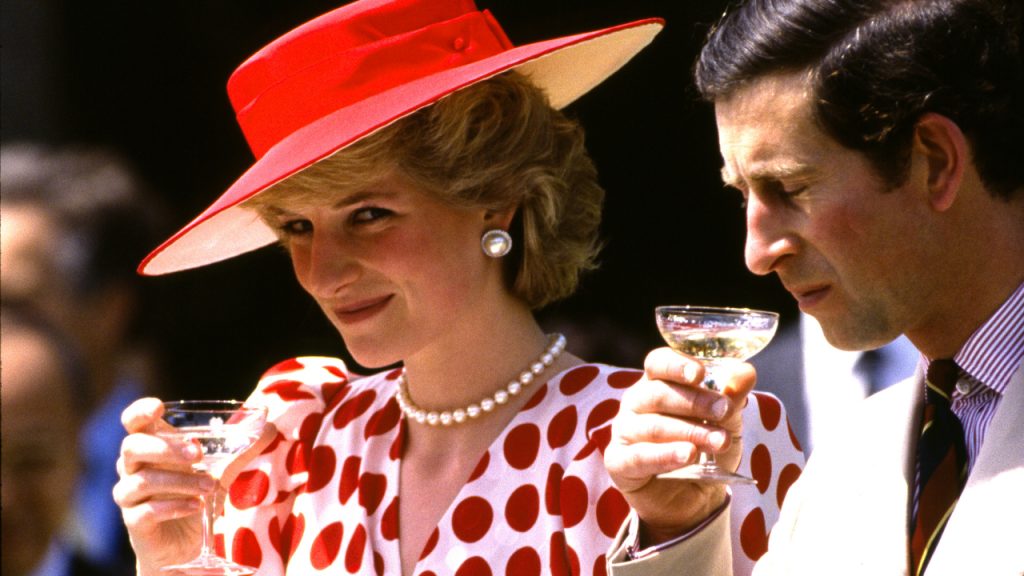 Van schapentrui tot parelcollier: 11 x iconische looks van prinses Diana