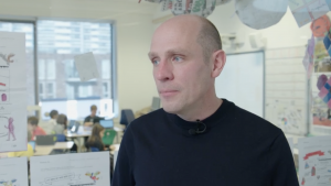 Thumbnail voor Jelle Brandt Corstius is leraar geworden: 'Corona was het laatste duwtje'