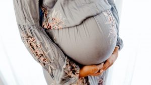 Thumbnail voor Deze vier vrouwen kregen te maken met zwangerschapsdiscriminatie: 'Ze gaf het gewoon toe'