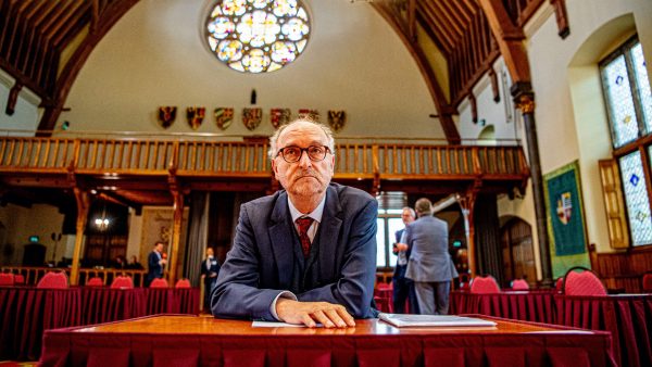 Leegloop bij Forum voor Democratie: ook senator Paul Cliteur stapt op