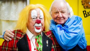 Thumbnail voor Drommels, Bassie en Adriaan moeten 15.000 euro betalen aan tegenspelers