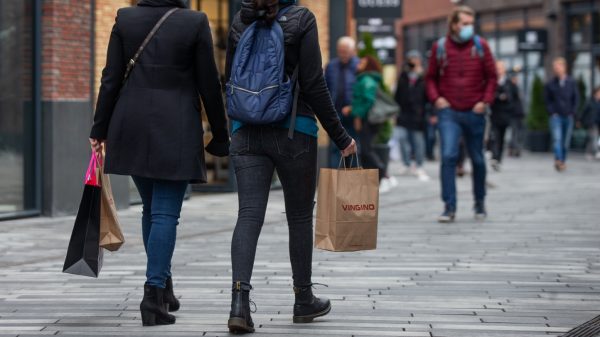 Nederlanders houden zich beter aan coronamaatregelen