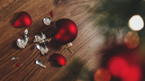 Ben jij klaar met kerst en blij dat 't dit jaar anders is? Deel je verhaal met LINDA.nl