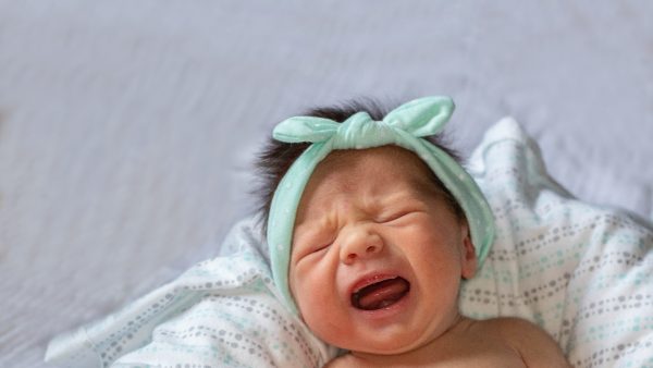 Brief van kersverse ouders die doodmoe zijn door doorwaakte nachten gaat viraal