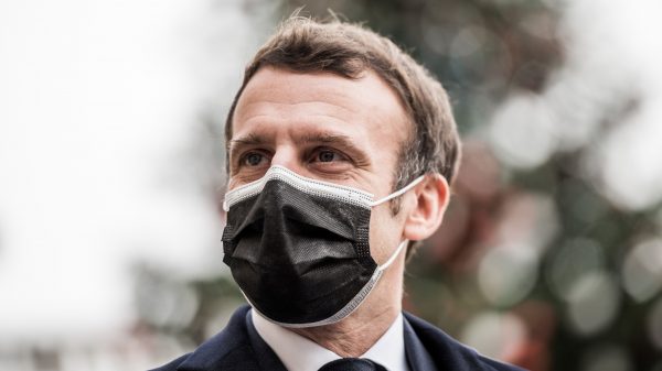 Macron positief getest