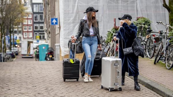 Amsterdam wil minder erotiek, en die AirBnB moet er ook uit-2