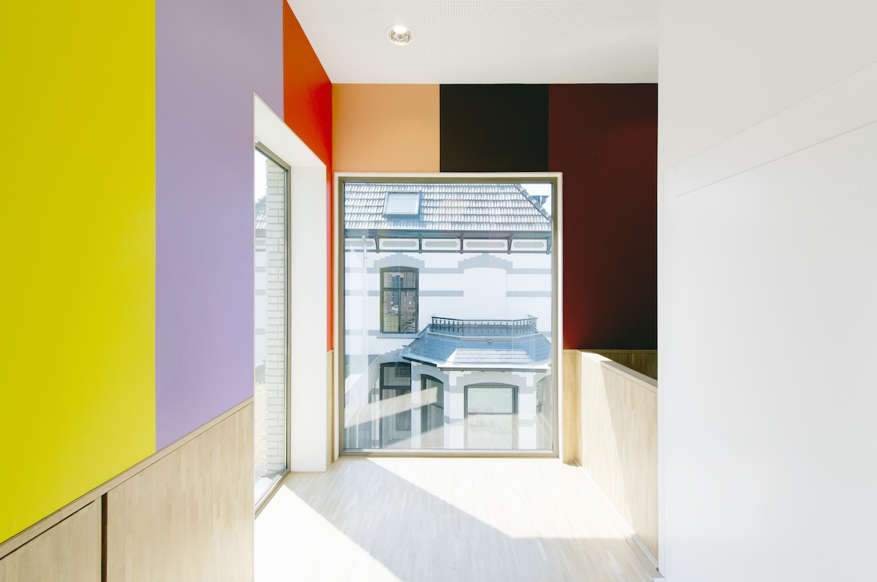 Charlotte Rixten over Villa Mondriaan