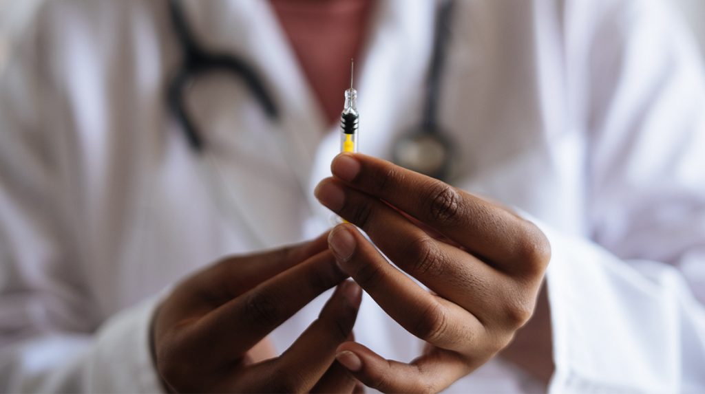Grapperhaus geen voorstander van voordelen bij 'vaccinatiebewijs'