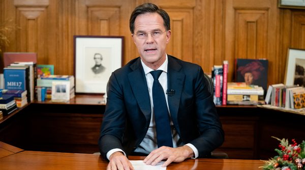 Rutte over demonstranten tijdens coronatoespraak- 'Laat me niet afleiden door potten en pannen'_