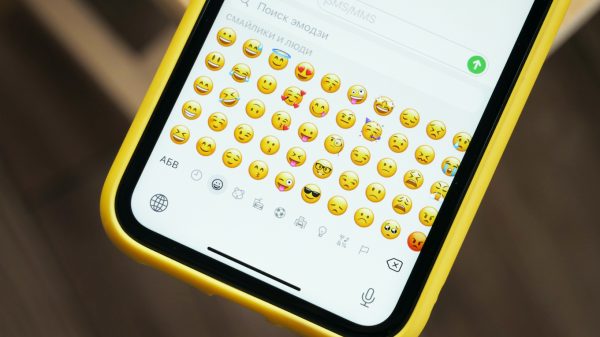 Deze vader deelt het allereerste sms-gesprek met dochter - en het is aandoenlijk