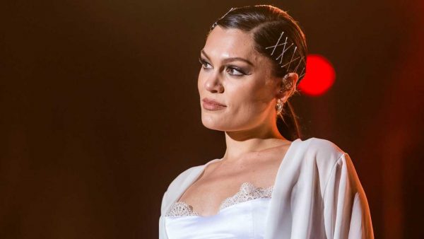 jessie j ziekenhuis ziekte