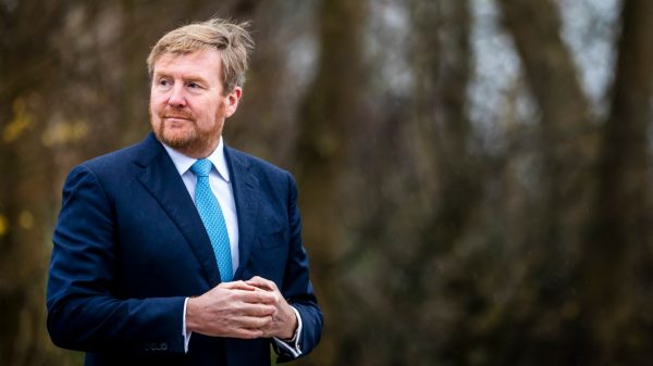 Vertrouwen in koning Willem-Alexander daalde van 76 naar 47 procent