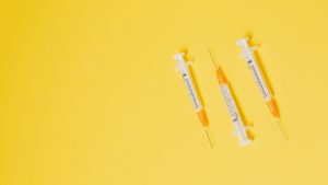 In Veghel worden eerste vaccinaties in Nederland gegeven