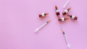 Verenigd Koninkrijk voert vaccinatiecampagne flink op en beginnen met tweede vaccin