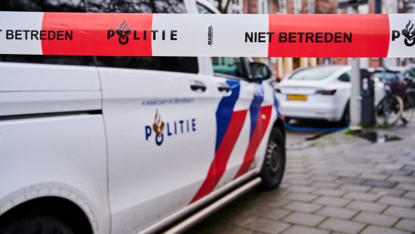 Man schiet met gaspistool in Amsterdams winkelcentrum